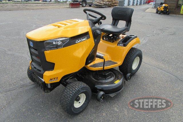  Cub Cadet XT1 LT46_0.jpg